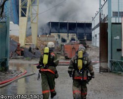 в петербурге горит химический завод